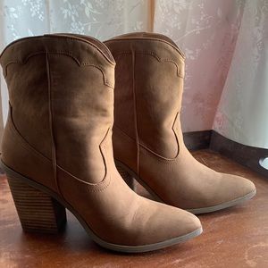 DV by Dolce Vita Nichole Boots